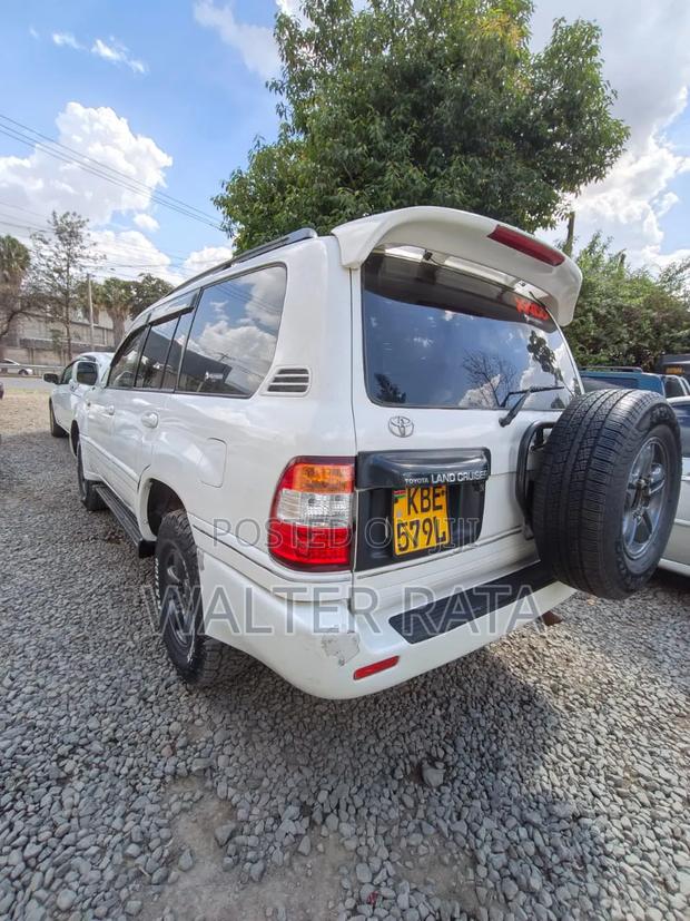 Toyota Land Cruiser 2005 White