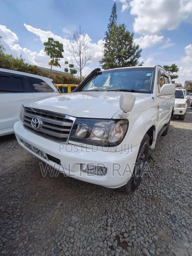 Toyota Land Cruiser 2005 White