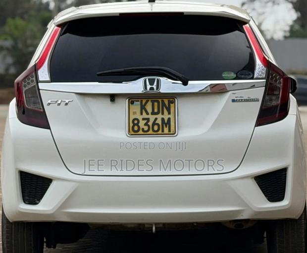 Honda Fit 2016 Off white