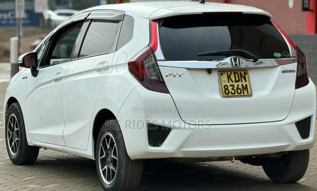 Honda Fit 2016 Off white