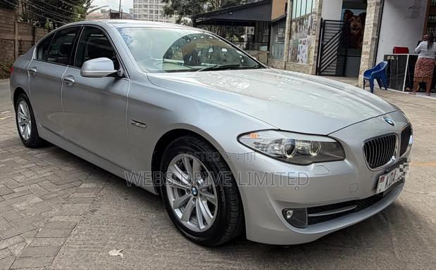 BMW 523i 2011 Silver