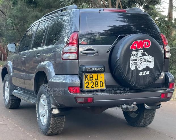 Toyota Land Cruiser Prado 3.0 D-4D 5dr 2004 Gray