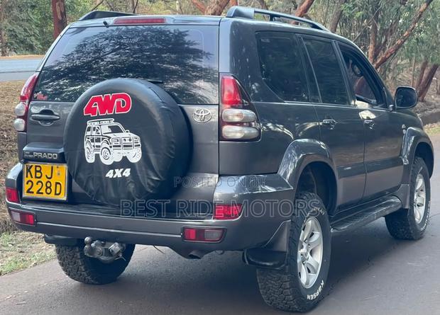 Toyota Land Cruiser Prado 3.0 D-4D 5dr 2004 Gray