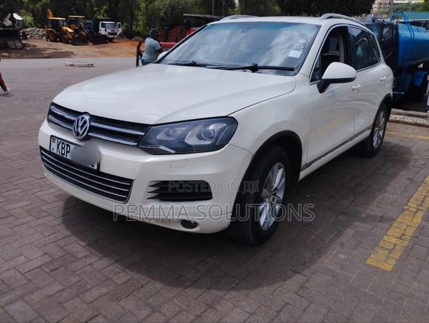 Volkswagen Touareg 2012 White