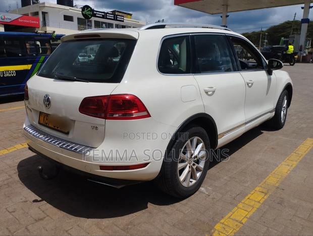 Volkswagen Touareg 2012 White