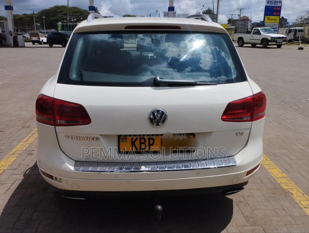 Volkswagen Touareg 2012 White