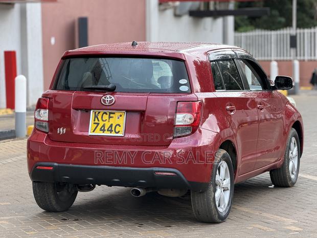 Toyota IST 2008 Red