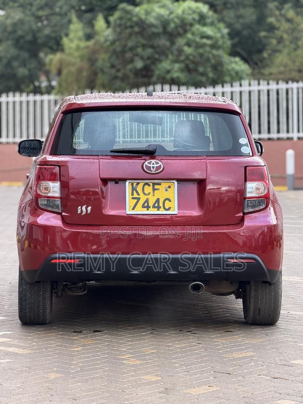 Toyota IST 2008 Red