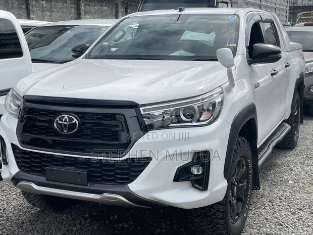 Toyota Hilux Revo Double Cab Deisel 2.4 AWD 2019 White