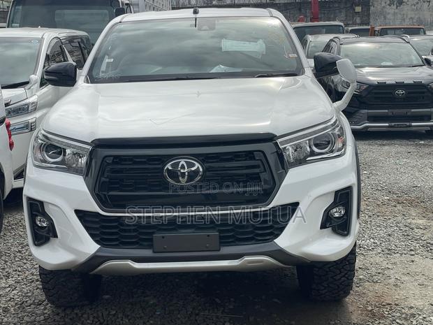Toyota Hilux Revo Double Cab Deisel 2.4 AWD 2019 White