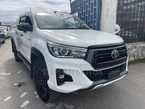 Toyota Hilux Revo Double Cab Deisel 2.4 AWD 2019 White