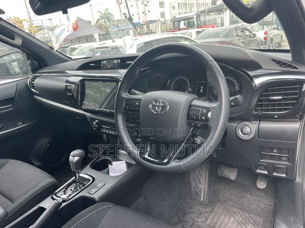 Toyota Hilux Revo Double Cab Deisel 2.4 AWD 2019 White