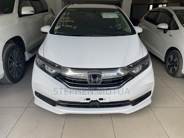 Honda Fit Shuttle 1.5 Hybrid 2WD 2019 White