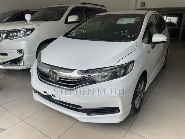 Honda Fit Shuttle 1.5 Hybrid 2WD 2019 White