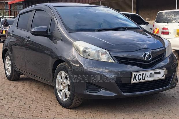 Toyota Vitz 2012