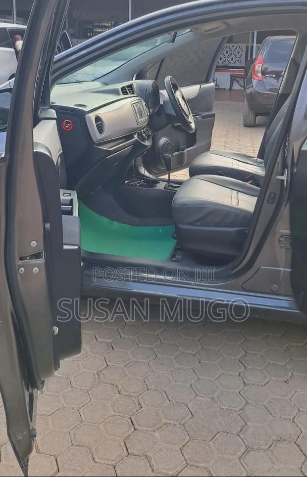 Toyota Vitz 2012