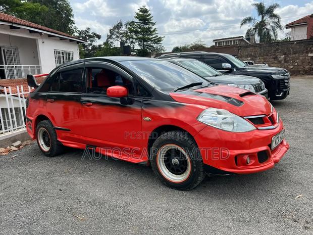 Nissan Tiida 2010 Orange