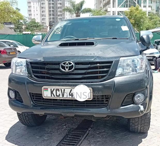 Toyota Hilux 3.0 D-4D 4x4 2012 Black