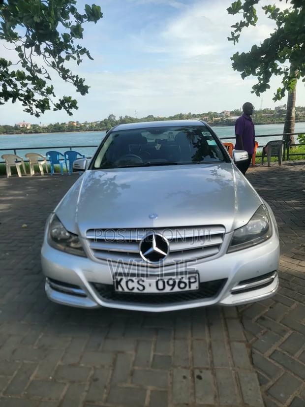 Mercedes-Benz C200 2011 Silver