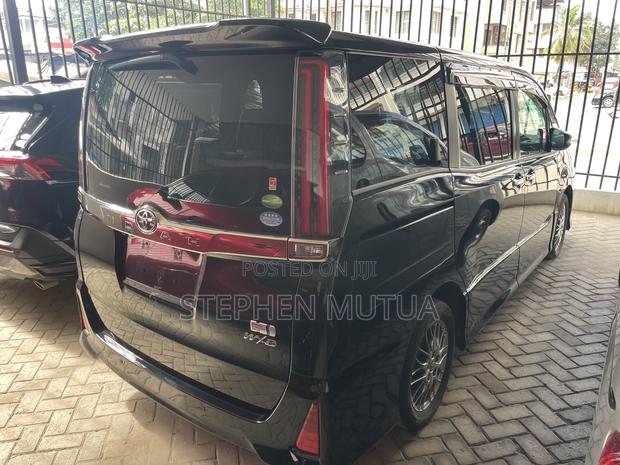 Toyota Noah 1.8 FWD Hybrid (7 seater) 2019 Black