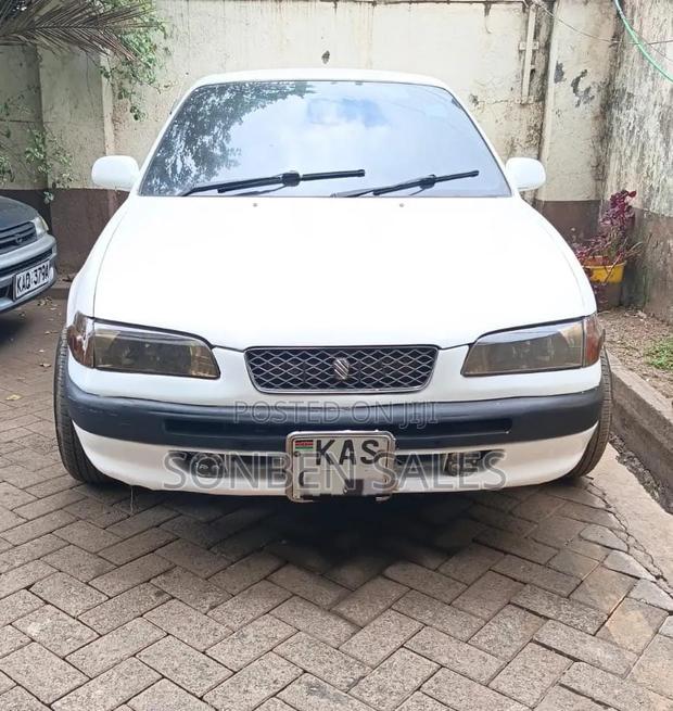 Toyota Corolla Sedan 1999 White