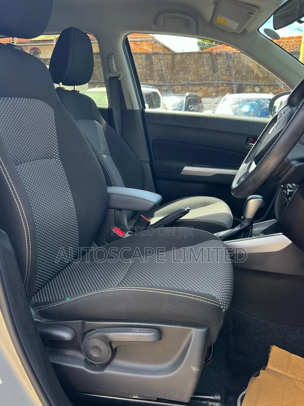 Suzuki Vitara 2019 Gray