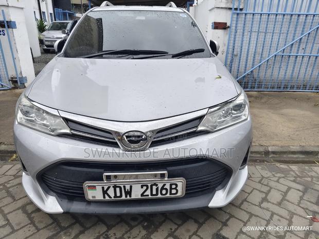 Toyota Corolla Fielder 1.5 Petrol FWD 2018 Silver