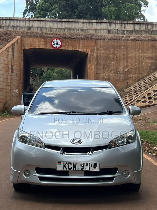 Toyota Wish 2012 Silver