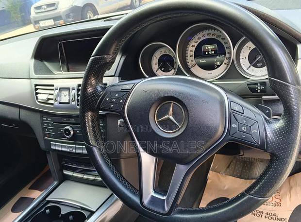 Mercedes-Benz E220 2015 Blue