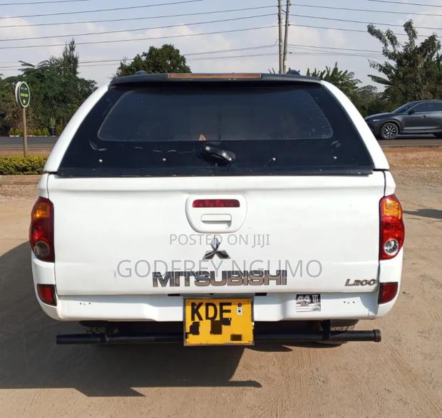 Mitsubishi L200 2014 White