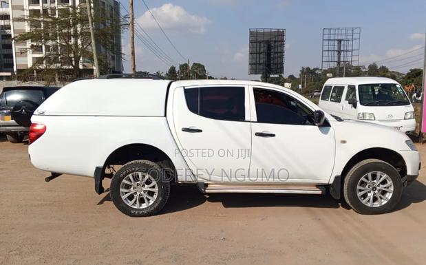 Mitsubishi L200 2014 White