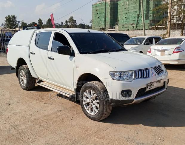 Mitsubishi L200 2014 White