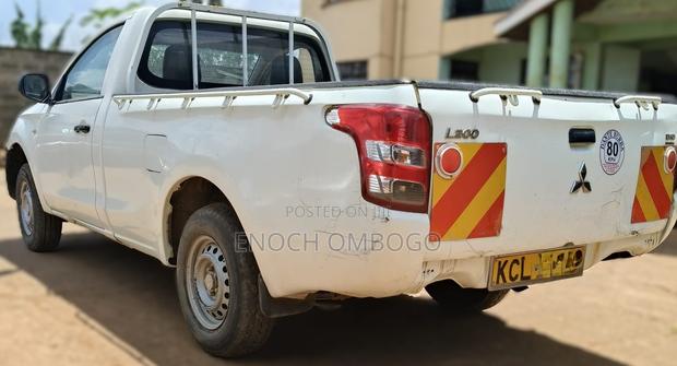 Mitsubishi L200 2015 White