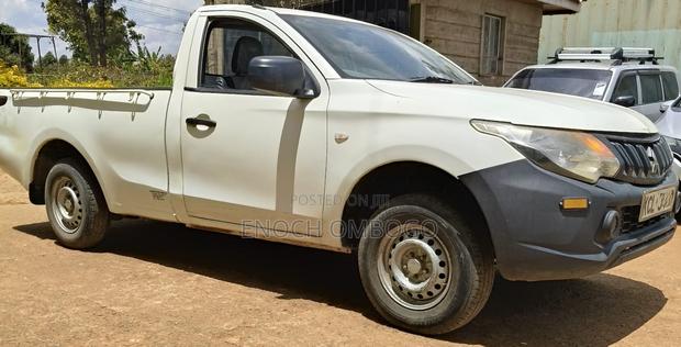 Mitsubishi L200 2015 White