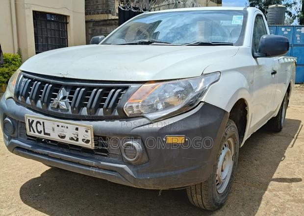 Mitsubishi L200 2015 White