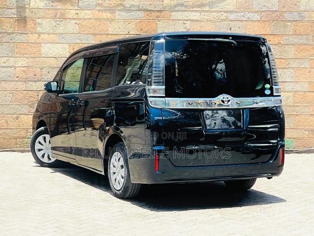 Toyota Voxy V 2WD 8-Seater 2019 Black