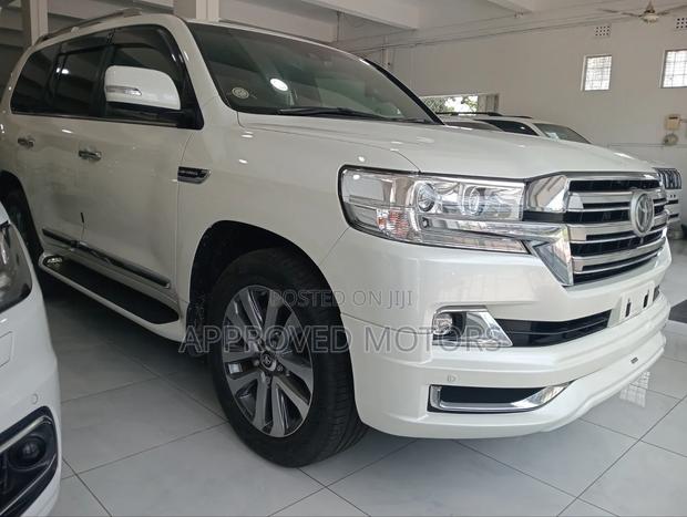 Toyota Land Cruiser 2020 White
