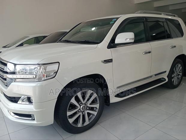 Toyota Land Cruiser 2020 White