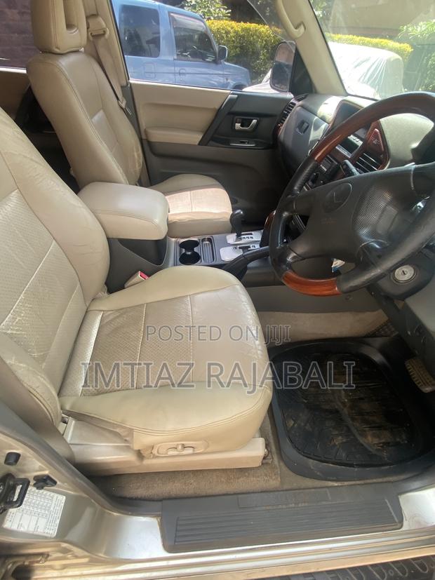 Mitsubishi Pajero 2004 Silver