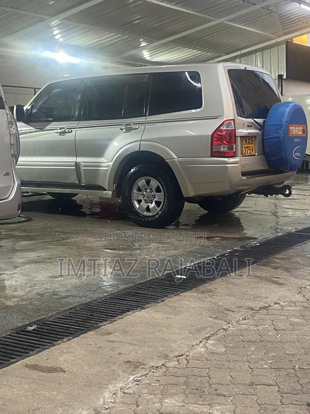 Mitsubishi Pajero 2004 Silver