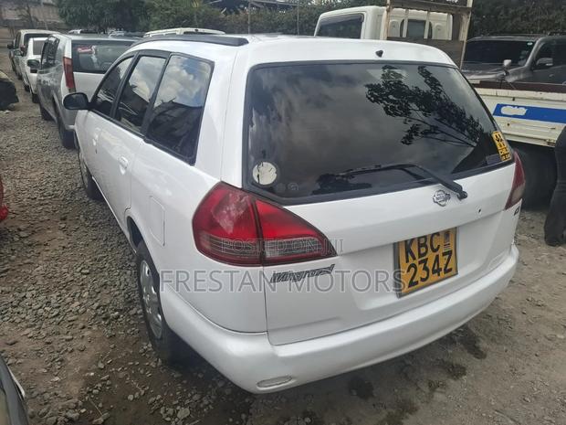 Nissan Wingroad 2001 White