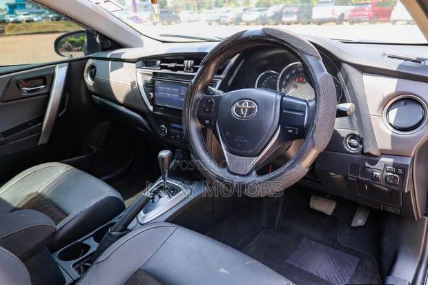 Toyota Auris 2016 Black
