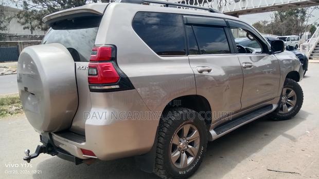 Toyota Land Cruiser Prado 2.8 2021 Beige