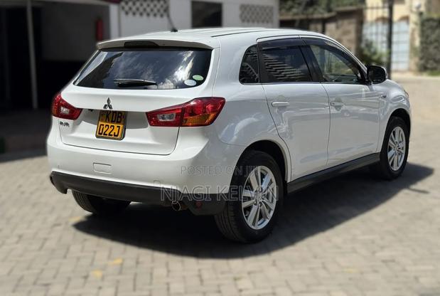 Mitsubishi RVR 2013 White
