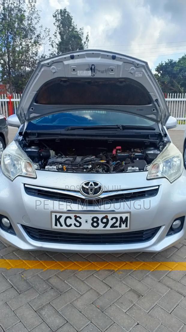 Toyota Ractis 2013 Silver