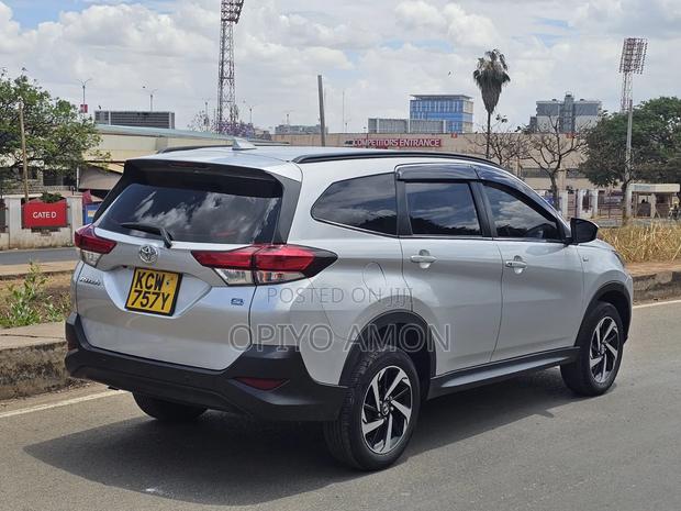 Toyota Rush 2019 Silver