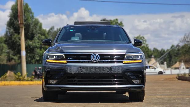 Volkswagen Tiguan 2.0T SE R-Line Black 2021 Gray