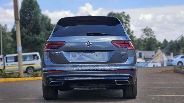 Volkswagen Tiguan 2.0T SE R-Line Black 2021 Gray