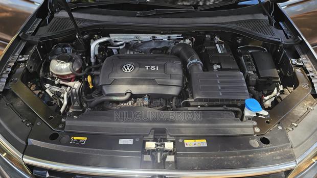 Volkswagen Tiguan 2.0T SE R-Line Black 2021 Gray