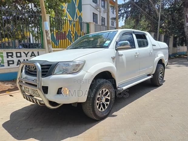 Toyota Hilux 2015 White